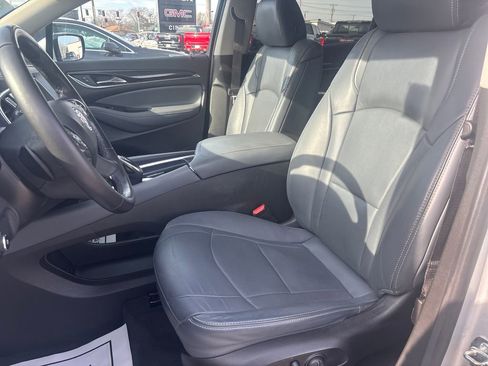 Used 2021 Buick Enclave Essence image 13