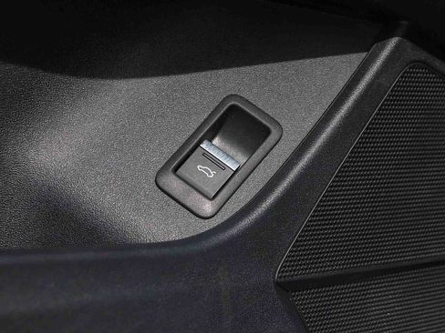 Used 2024 Audi Q4 e-tron Premium Plus w/ Premium Plus image 29