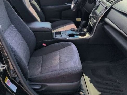 Used 2016 Toyota Camry LE FWD image 9