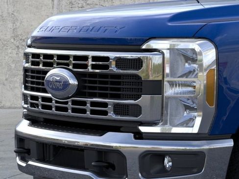 New 2026 Ford F250 XLT w/ FX4 Off-Road Package AWD/4WD image 17