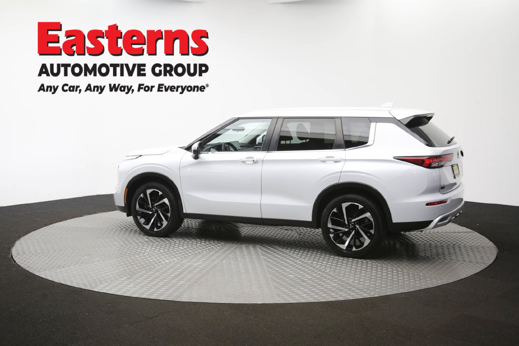 Used 2024 Mitsubishi Outlander SE FWD image 60