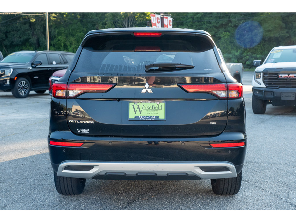 Used 2024 Mitsubishi Outlander SE AWD/4WD image 7