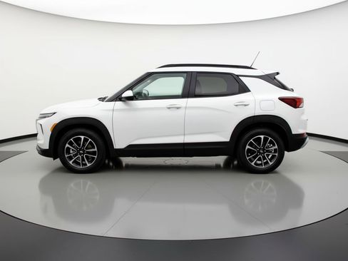 Used 2025 Chevrolet TrailBlazer LT image 5