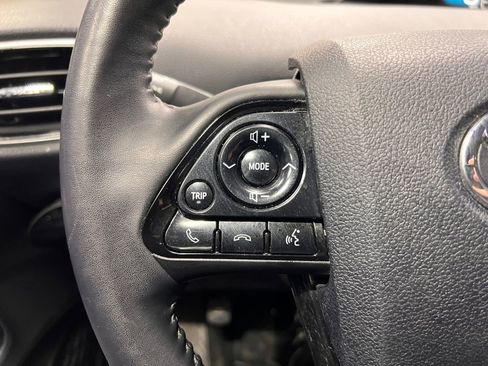 Used 2019 Toyota Prius XLE image 10