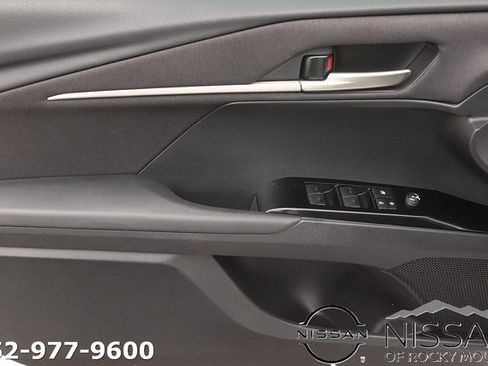 Used 2025 Toyota Camry LE image 9