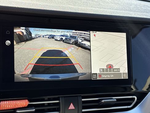 Used 2022 Kia Niro EX image 32