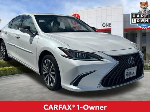 Used 2022 Lexus ES 300h w/ Accessory Package 2 FWD image 2