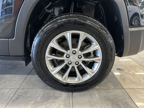 Used 2021 Jeep Cherokee Latitude Lux image 7