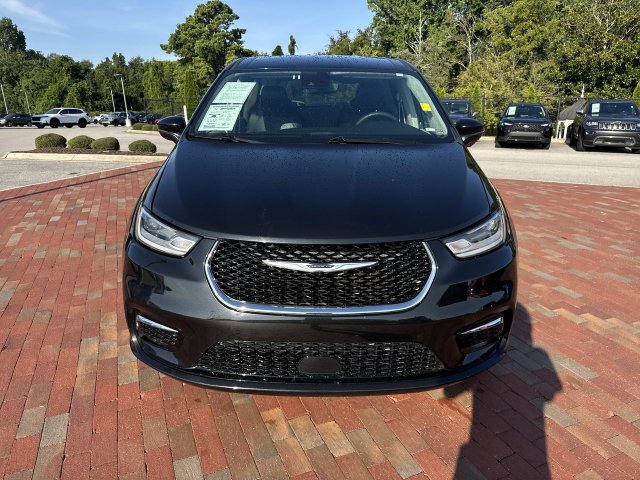 Used 2023 Chrysler Pacifica Touring-L FWD image 31