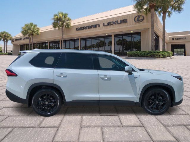 Used 2024 Toyota Grand Highlander FWD image 3