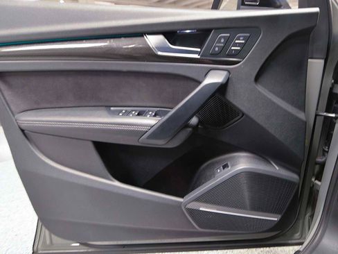Used 2021 Audi SQ5 Prestige w/ Prestige Package image 6