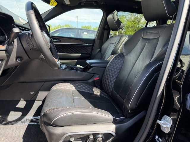 Used 2022 Jeep Grand Cherokee Summit AWD/4WD image 16