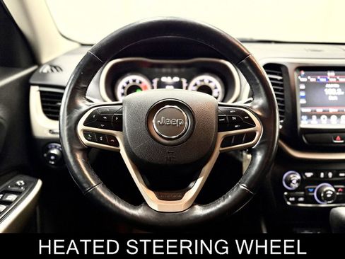 Used 2017 Jeep Cherokee Latitude w/ Cold Weather Group image 17