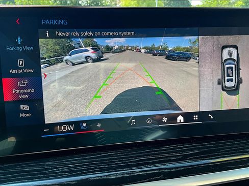 Used 2025 BMW X7 M60i image 19