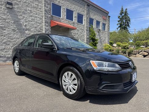 Used 2011 Volkswagen Jetta Sedan FWD image 3