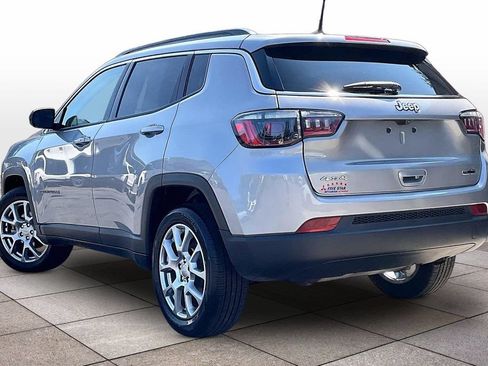 Used 2022 Jeep Compass Latitude AWD/4WD image 11