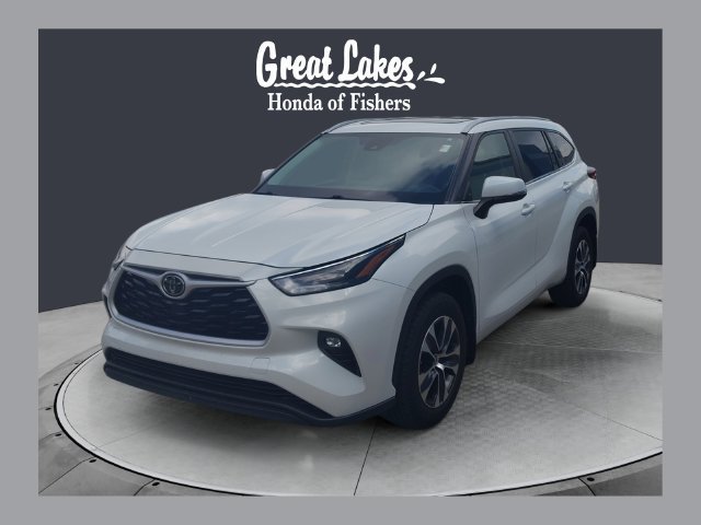 Used 2023 Toyota Highlander XLE AWD/4WD image 1