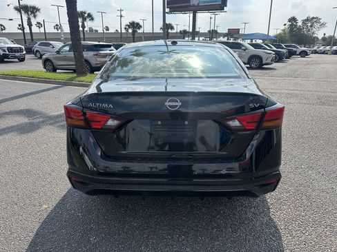 Used 2023 Nissan Altima 2.5 SV image 5