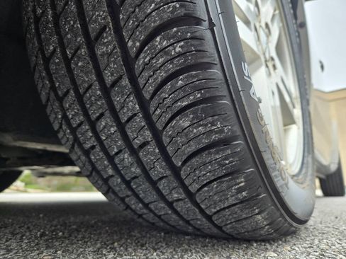 Used 2012 Dodge Avenger SXT image 40