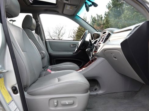 Used 2005 Toyota Highlander Limited AWD/4WD image 60