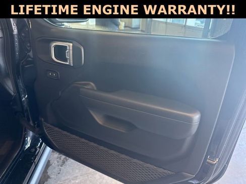 Used 2025 Jeep Wrangler Unlimited Rubicon image 34