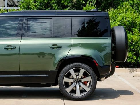 New 2026 Land Rover Defender 110 X AWD/4WD image 18