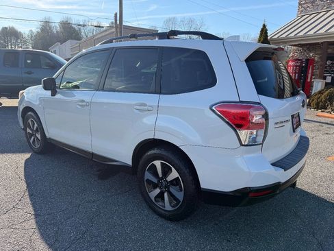 Used 2017 Subaru Forester 2.5i Premium w/ All-Weather Package image 9
