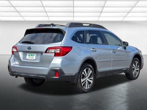 Used 2018 Subaru Outback 2.5i Limited AWD/4WD image 17