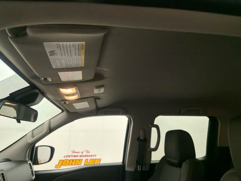 Used 2022 Nissan Frontier SV RWD image 15