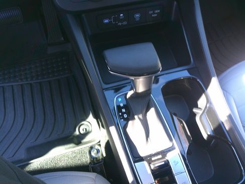 Used 2025 Hyundai Santa Cruz SE image 27