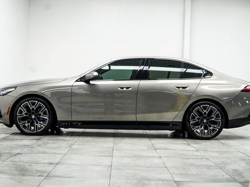 Used 2026 BMW i5 eDrive40 w/ M Sport Package RWD image 12