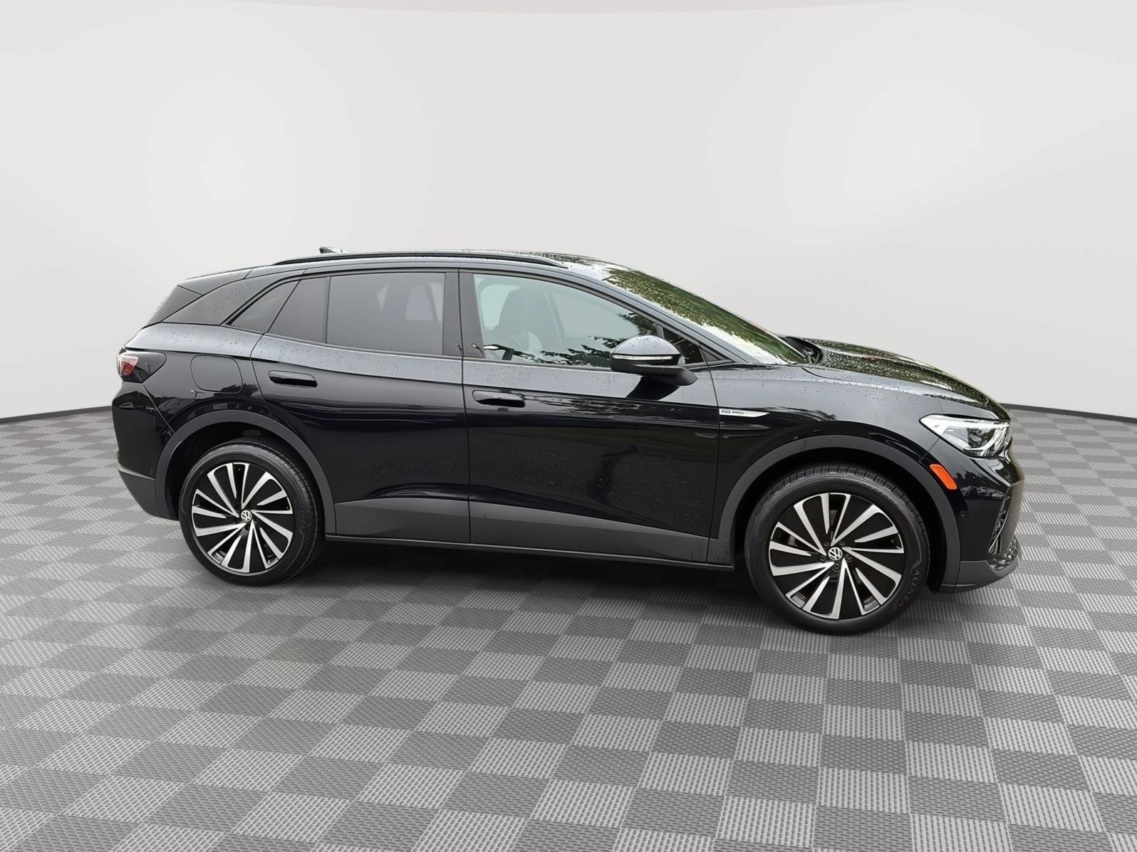 Used 2024 Volkswagen ID.4 Pro AWD/4WD image 4