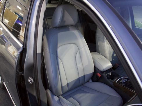 Used 2017 Audi Q5 2.0T Premium Plus w/ Technology Package image 39