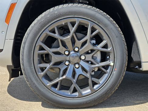 New 2025 Jeep Grand Cherokee L Summit w/ Obsidian Package image 10