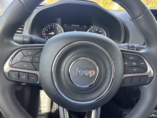 Used 2022 Jeep Renegade Latitude AWD/4WD image 25