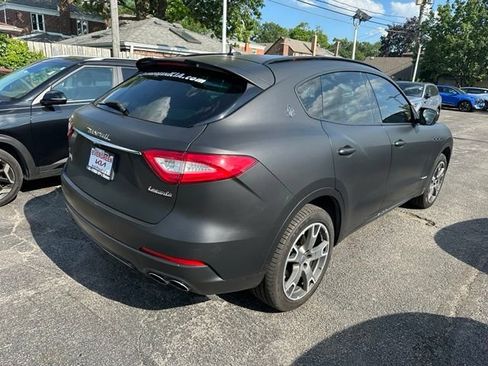 Used 2018 Maserati Levante GranSport AWD/4WD image 4