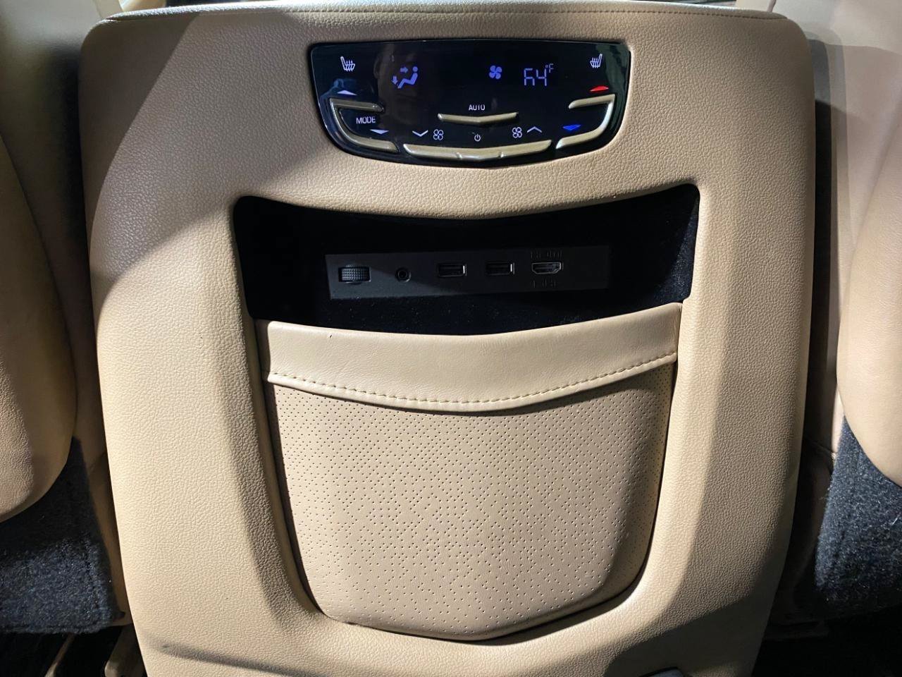 Used 2018 Cadillac Escalade Platinum AWD/4WD image 13