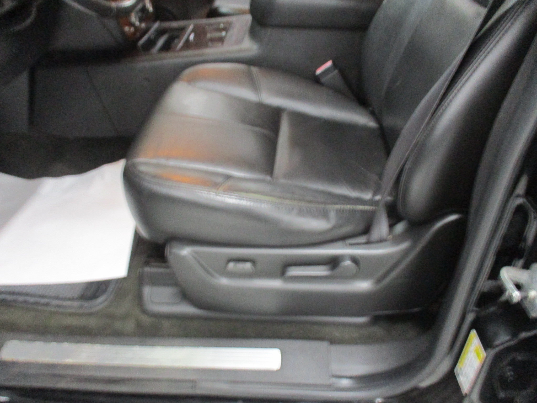 Used 2007 Chevrolet Suburban 2500 LT w/ LT Preferred Equipment Group AWD/4WD image 24