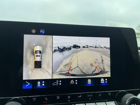 Used 2024 Chevrolet Colorado ZR2 w/ ZR2 Bison Edition image 24