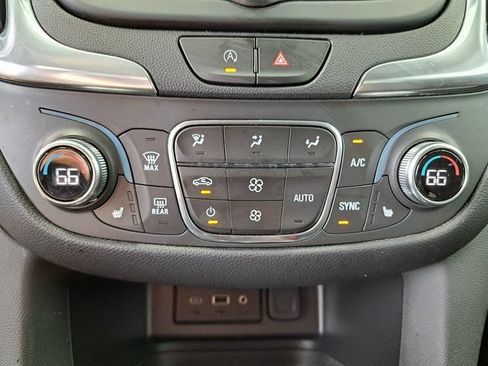 Used 2024 Chevrolet Equinox LT FWD image 15