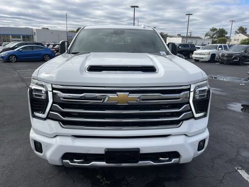 Used 2024 Chevrolet Silverado 3500 High Country image 2