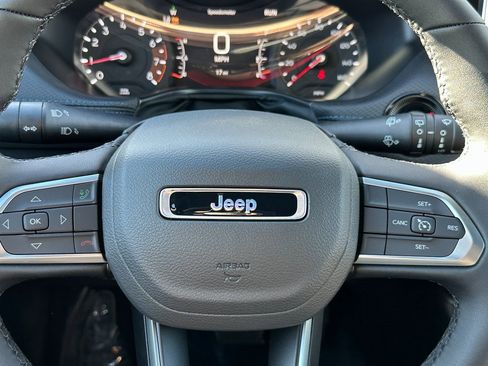 New 2026 Jeep Compass Latitude image 19