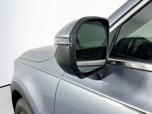 Used 2025 Kia Telluride LX FWD image 16