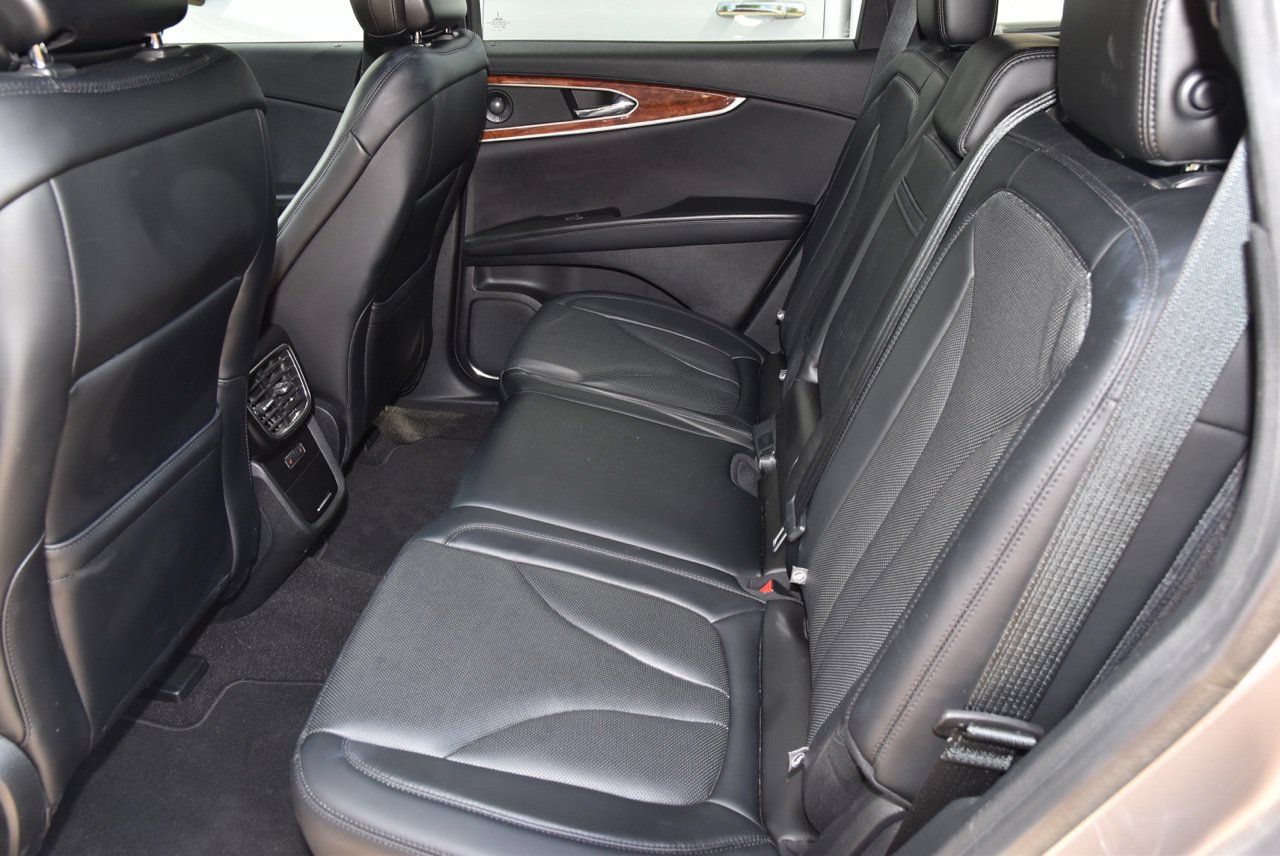 Used 2020 Lincoln Nautilus Reserve FWD image 11