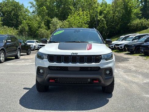 Used 2024 Jeep Compass Trailhawk AWD/4WD image 3