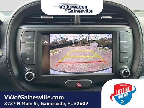 Used 2025 Kia Soul LX w/ LX Technology Package FWD image 20