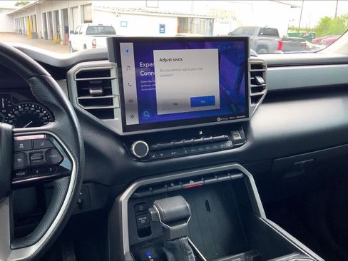 Used 2022 Toyota Tundra Limited image 5