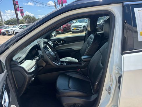 Used 2025 Jeep Compass Limited AWD/4WD image 28