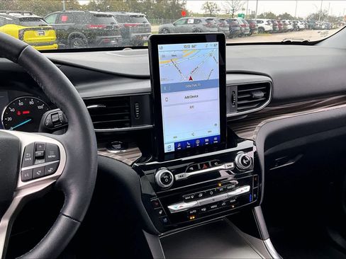 Used 2023 Ford Explorer Limited w/ Limited Technology Package image 6