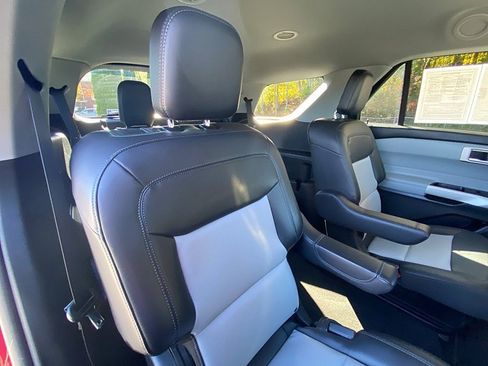 Certified 2022 Ford Explorer XLT w/ Equipment Group 202A image 41